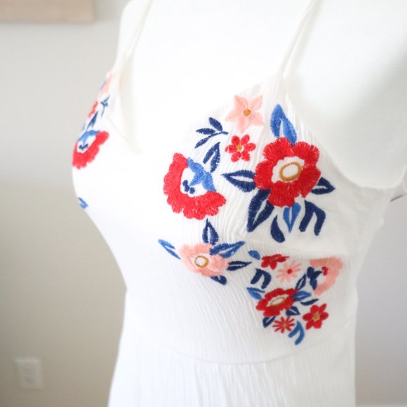 Xhiliration Target White Floral Embroidered Maxi Dress - Picture 3 of 3